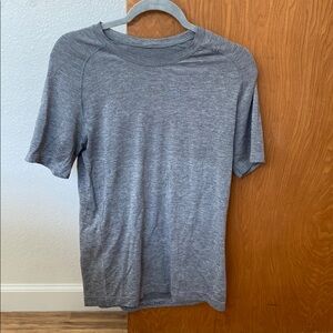 Lululemon Athletica Gray Short Sleeve Tee